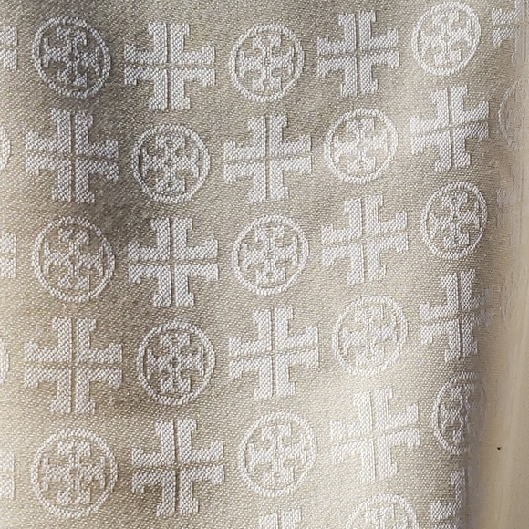 ** SOLD **  Tory Burch Traveler Scarf NWOT - Picture 1 of 5